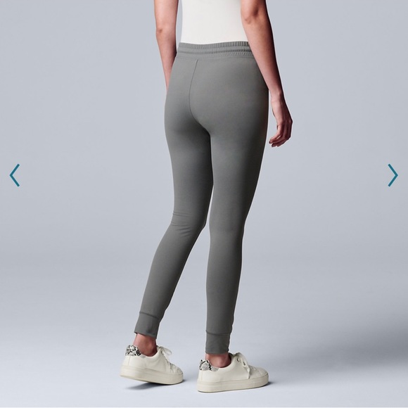 Simply Vera Vera Wang Everyday Joggers - Luxurious Comfort for Any Occasion! - Picture 2 of 6